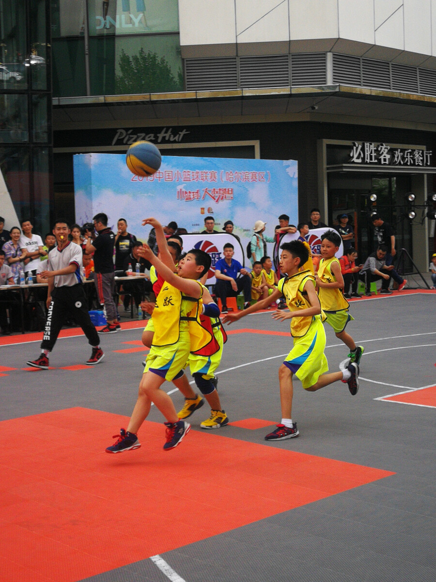 日本男篮VS中国男篮的第二轮比赛是在6月19日14：30分